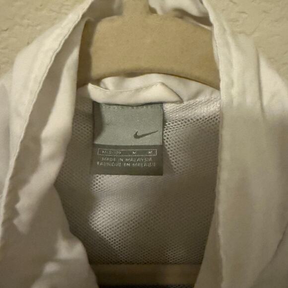 NIKE Womens Size M White & Gray Mesh Lined Windbreaker Full Zip Jacket - Picture 3 of 8
